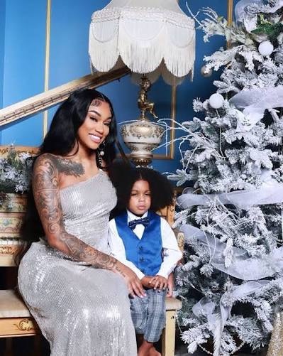 kacey alexander with mother